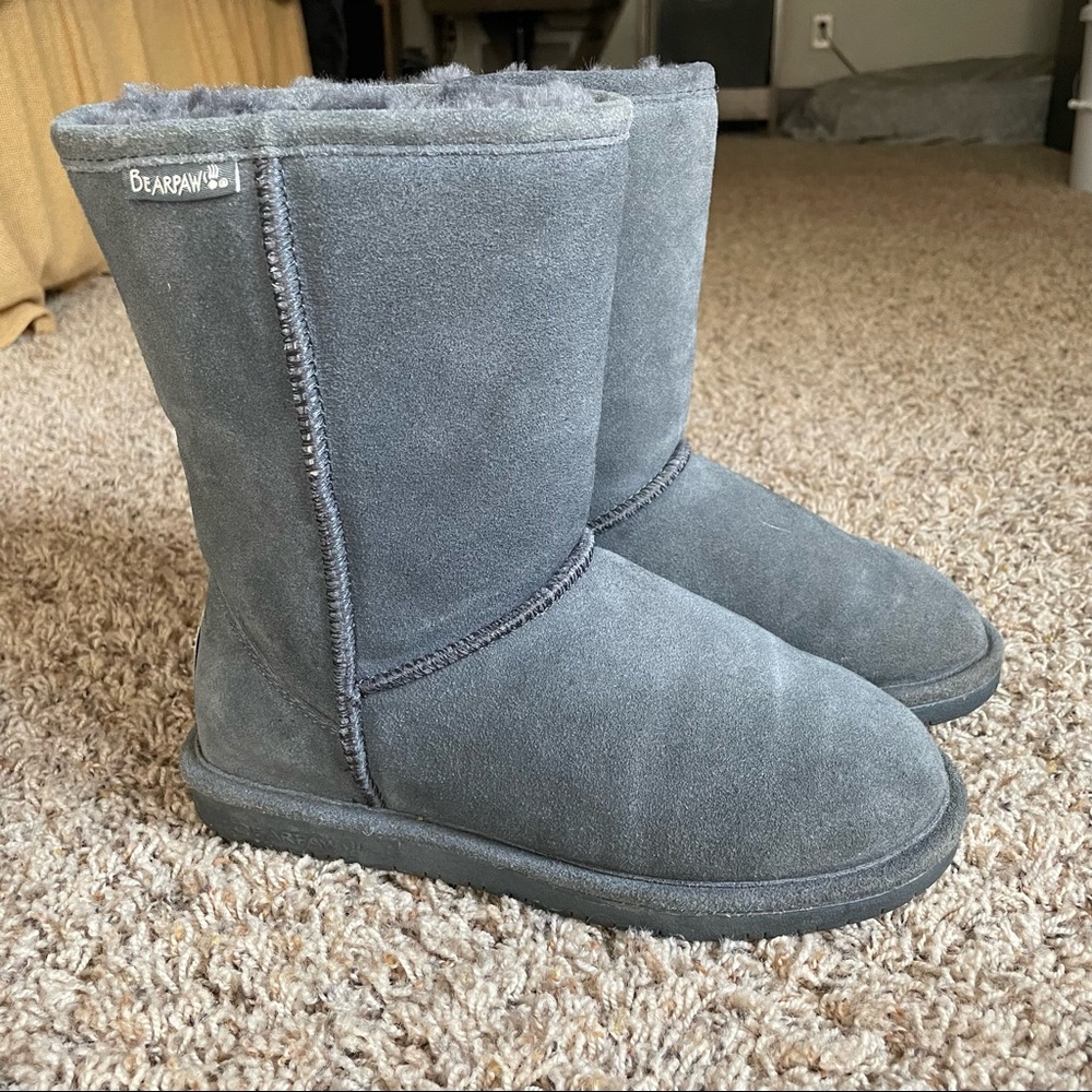 Like New! Bearpaw boots! Size 7